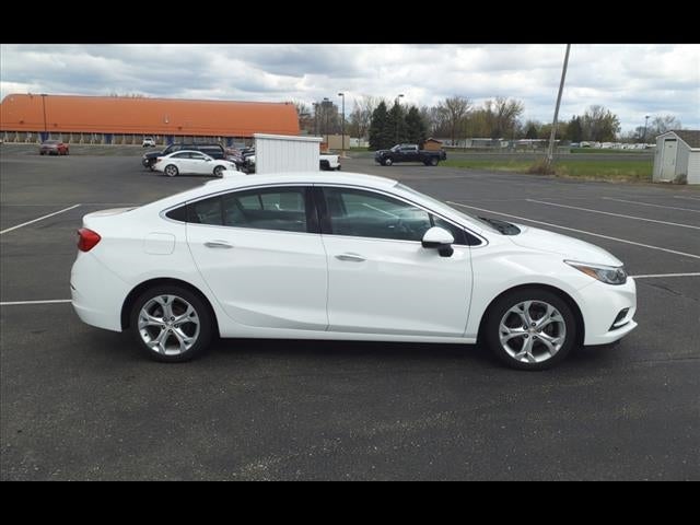 Used 2017 Chevrolet Cruze Premier with VIN 1G1BF5SM7H7104887 for sale in Hastings, Minnesota