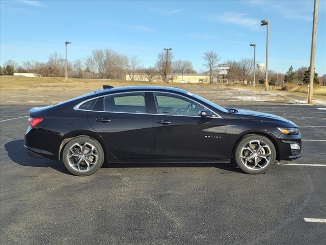 Used 2021 Chevrolet Malibu 1LT with VIN 1G1ZD5ST7MF064399 for sale in Hastings, Minnesota
