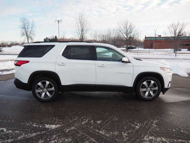 Used 2019 Chevrolet Traverse 3LT with VIN 1GNEVHKWXKJ281087 for sale in Hastings, Minnesota