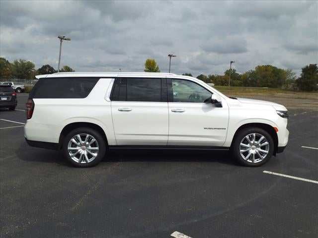 Used 2021 Chevrolet Suburban High Country with VIN 1GNSKGKTXMR138687 for sale in Hastings, Minnesota