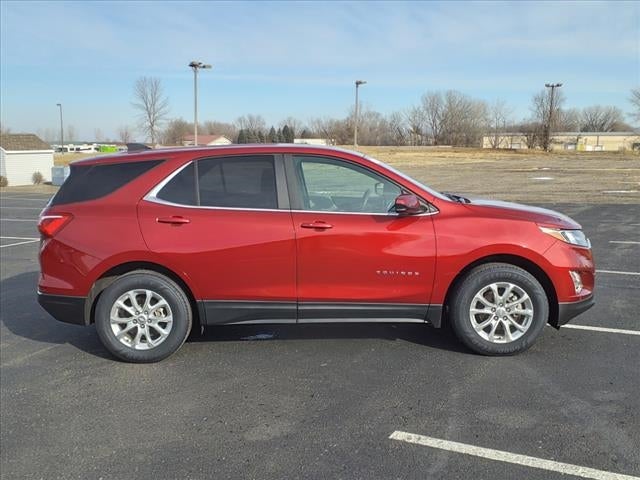Used 2021 Chevrolet Equinox LT with VIN 2GNAXUEV5M6115161 for sale in Hastings, Minnesota