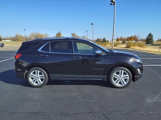 Used 2020 Chevrolet Equinox Premier with VIN 2GNAXYEX1L6212686 for sale in Hastings, Minnesota