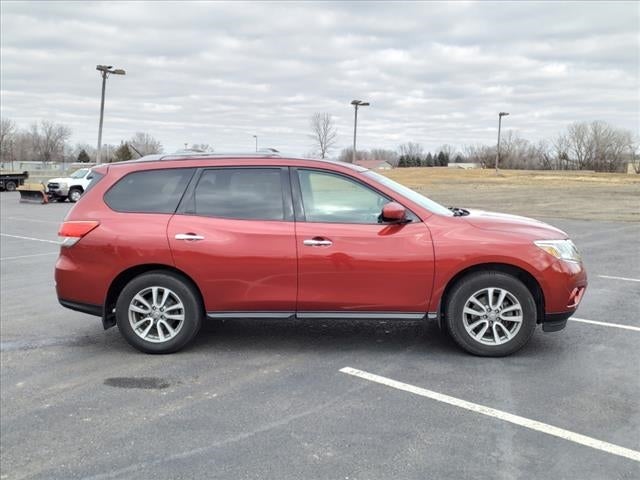 Used 2016 Nissan Pathfinder S with VIN 5N1AR2MM2GC665506 for sale in Hastings, Minnesota