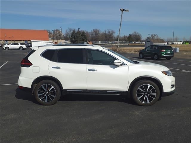 Used 2017 Nissan Rogue SL with VIN 5N1AT2MV2HC819112 for sale in Hastings, Minnesota