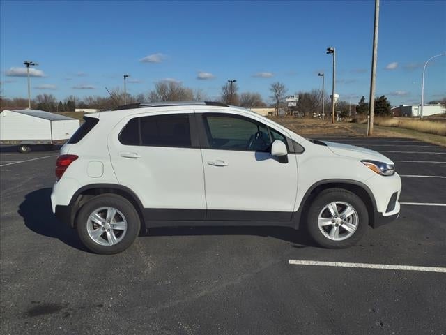 Used 2021 Chevrolet Trax LT with VIN KL7CJPSB7MB334471 for sale in Hastings, Minnesota